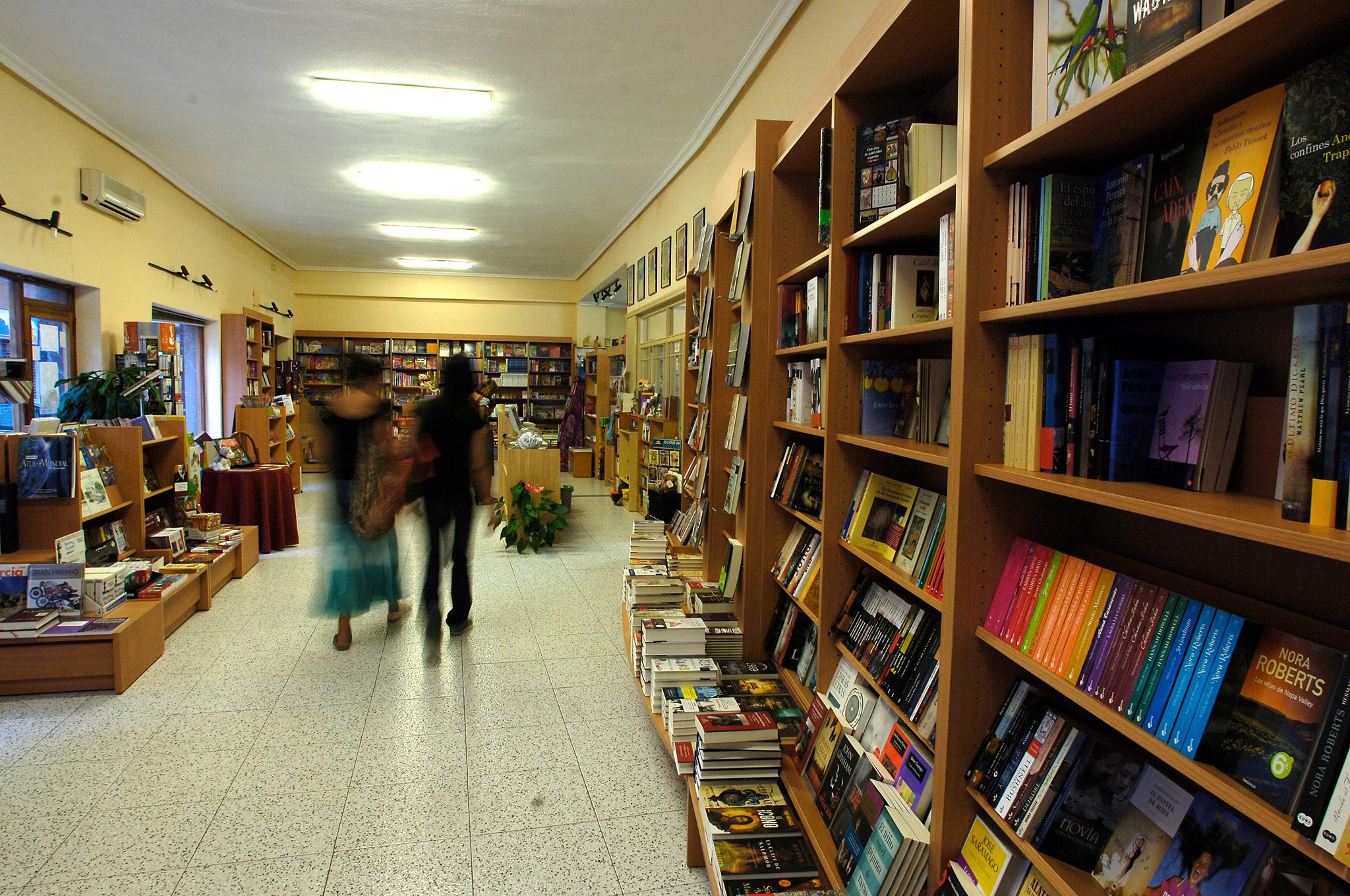 Siete librerías de la Comunitat acogerán encuentros entre escritores
