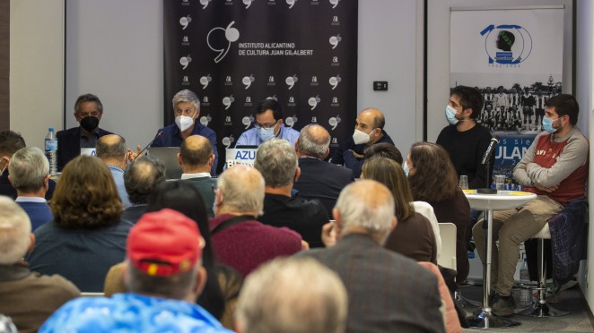La Asociación de Herculanos presenta el libro ‘Azul Blanco Negro’ por el Centenario del club