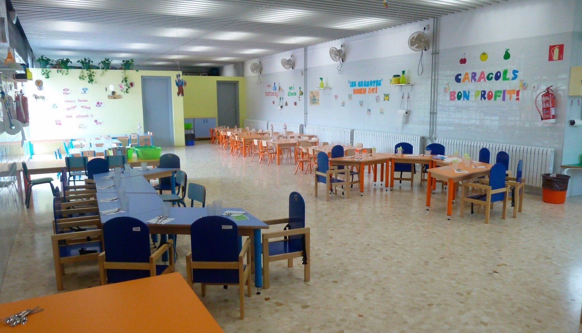 El Ayuntamiento de Alicante pone a punto los colegios con 24.545 horas destinadas a desinfección y limpieza