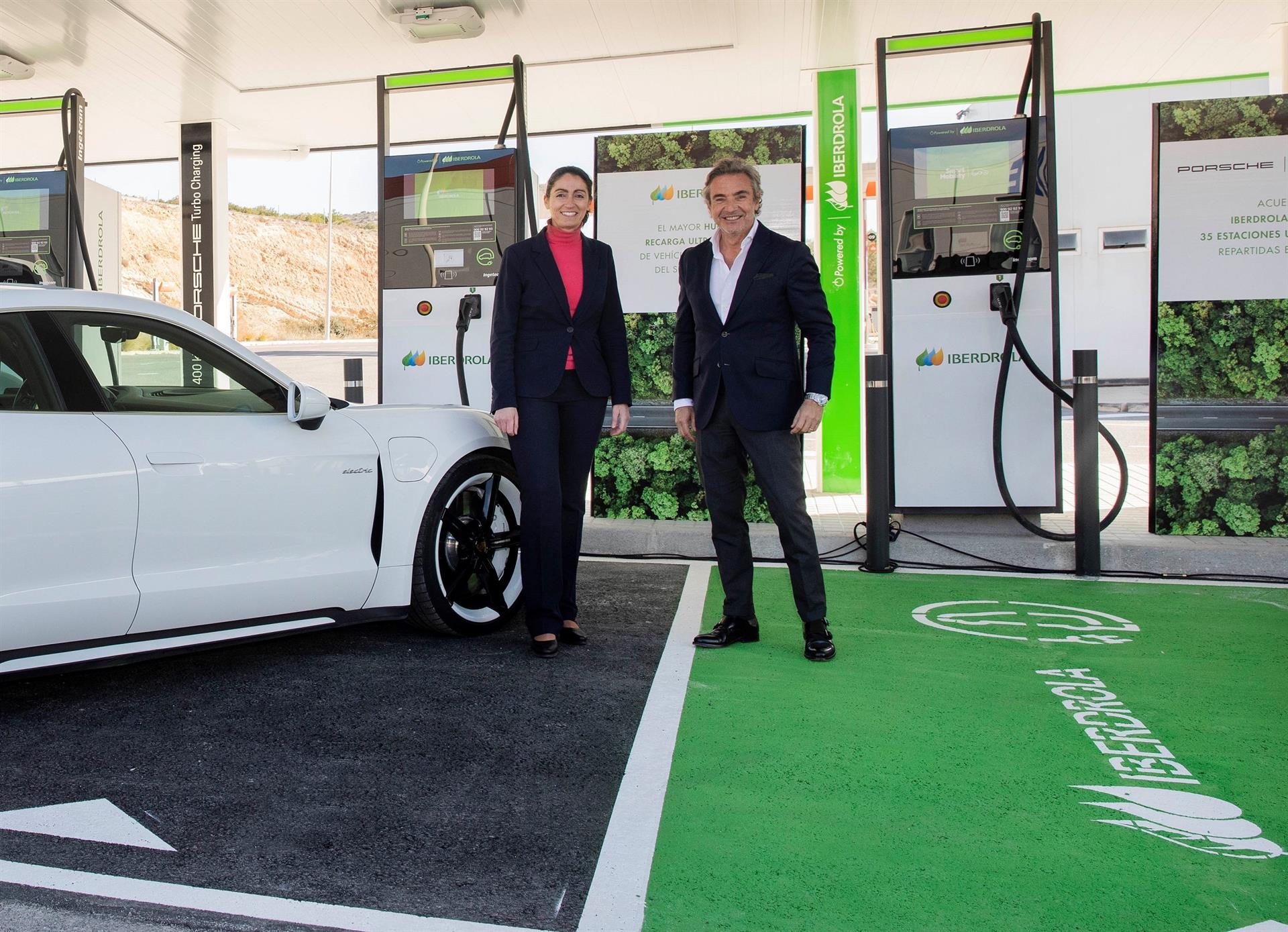 Inaugurado en Elche el mayor hub de recarga ultrarrápida para vehículos eléctricos del sur de Europa