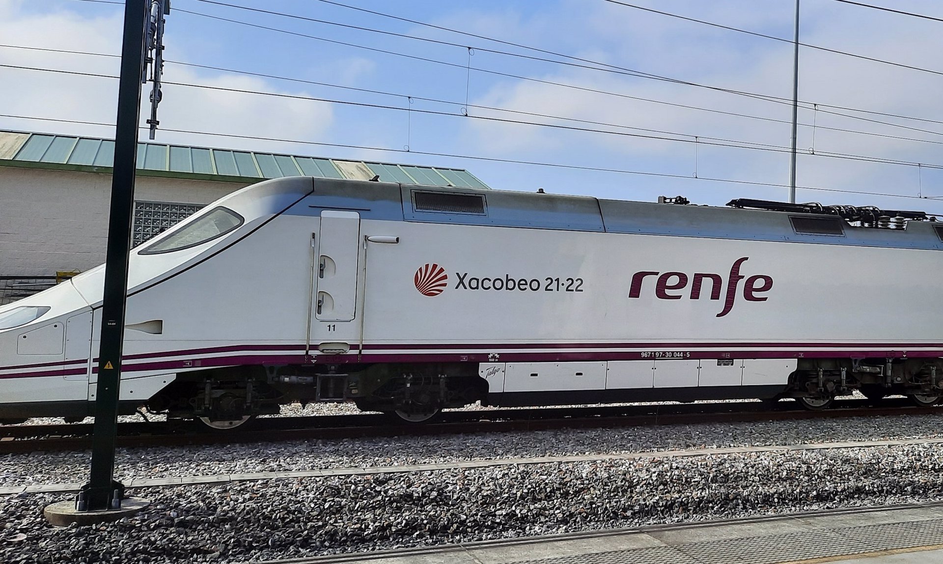 Adif estudiará la propuesta de CEV y Cámara de Alicante para que los trenes con más afluencia pasen por Atocha