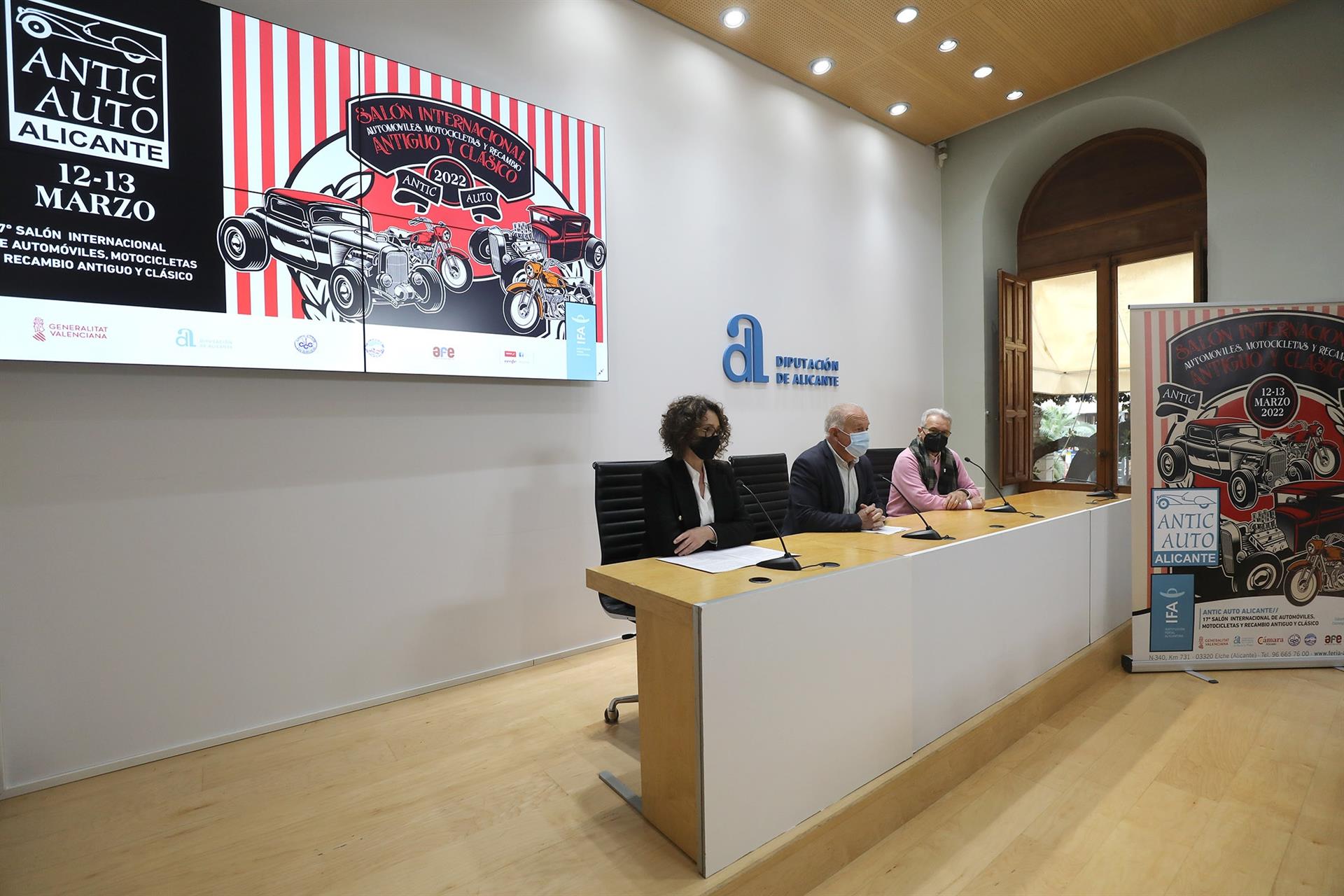¿Sabes dónde y cuándo será la mayor exposición de coches y motos antiguos de Alicante?