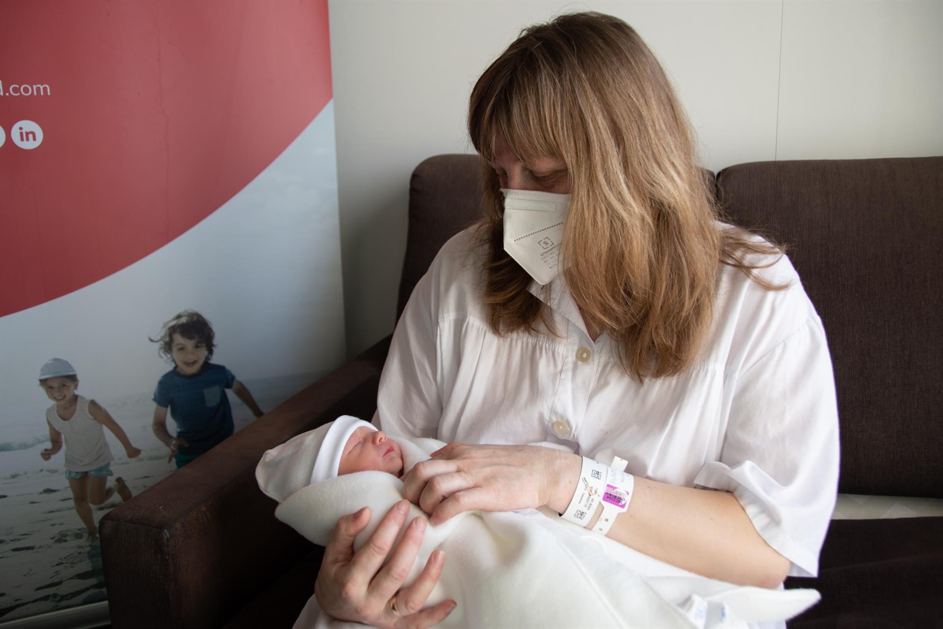 Nace en el hospital de Dénia un bebé de una madre huida de la guerra
