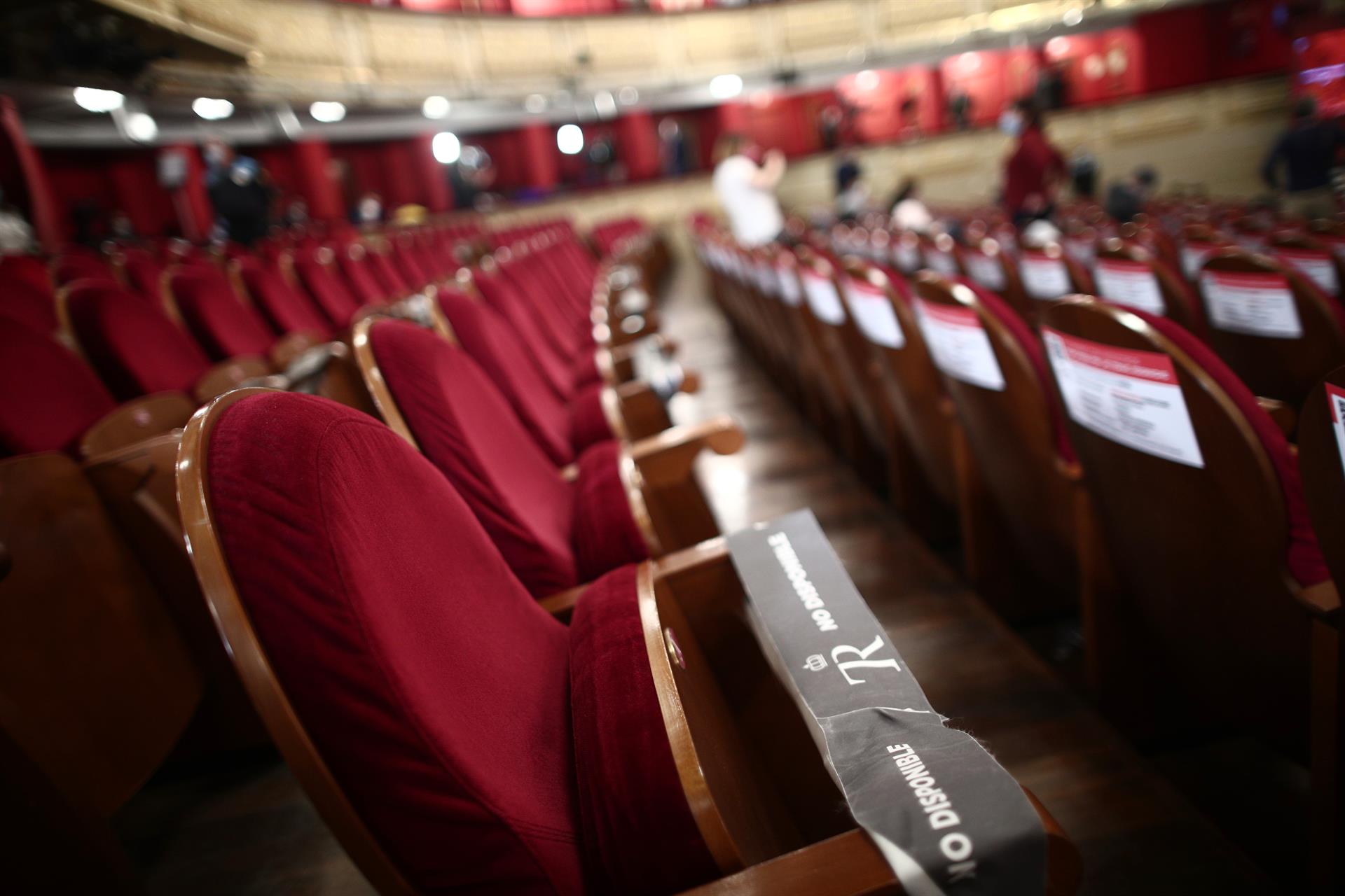 Fin a la obligatoriedad de dejar un asiento libre entre no convivientes en los cines y teatros