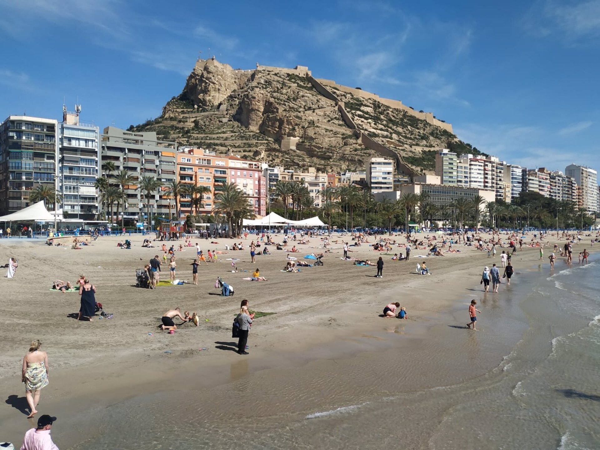 Las temperaturas máximas aumentarán este lunes en casi toda España y en Canarias se podrán alcanzar los 34 grados