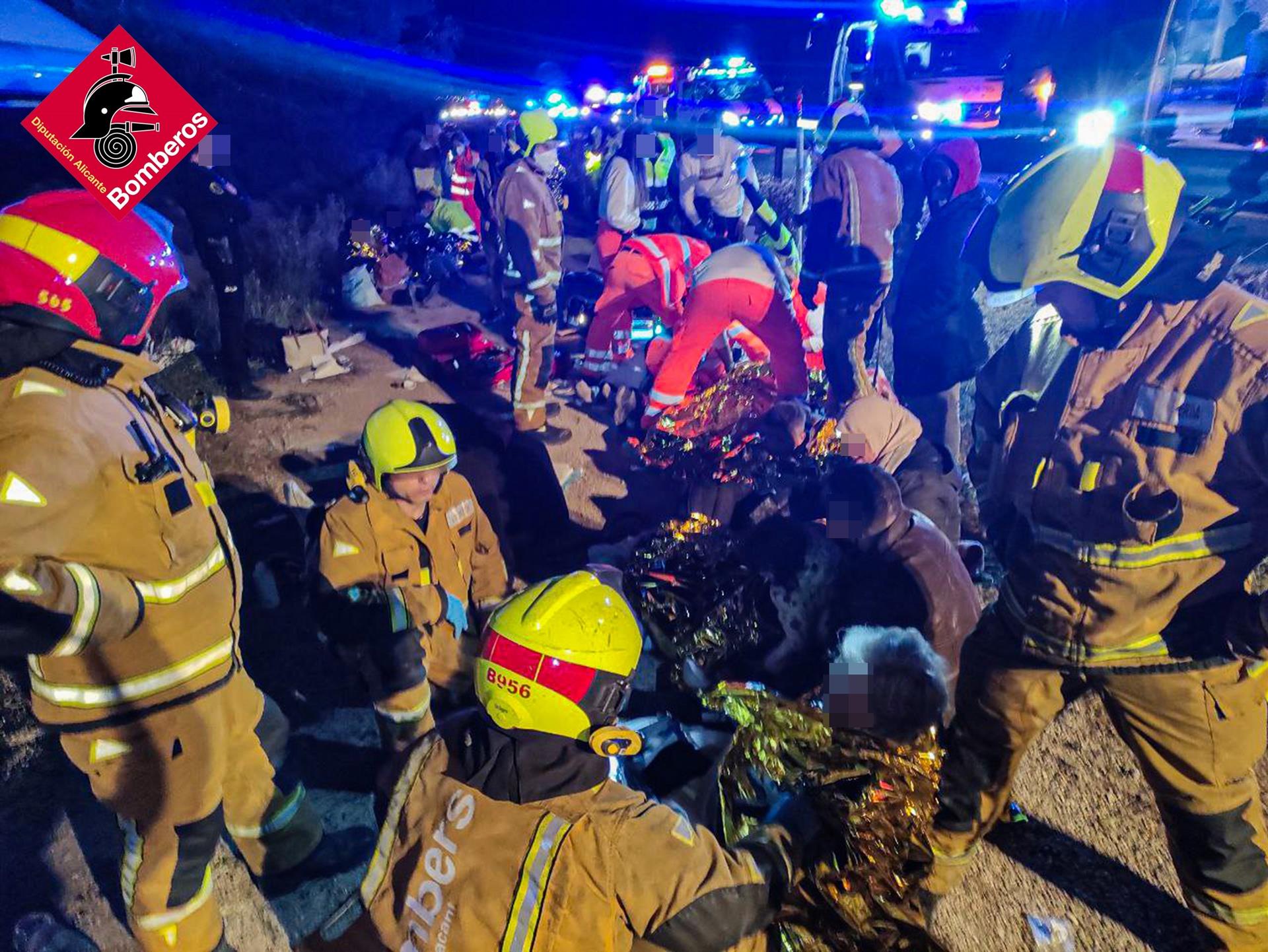Cuatro heridos en el accidente de autobús en Granja de Rocamora permanecen ingresados en el hospital