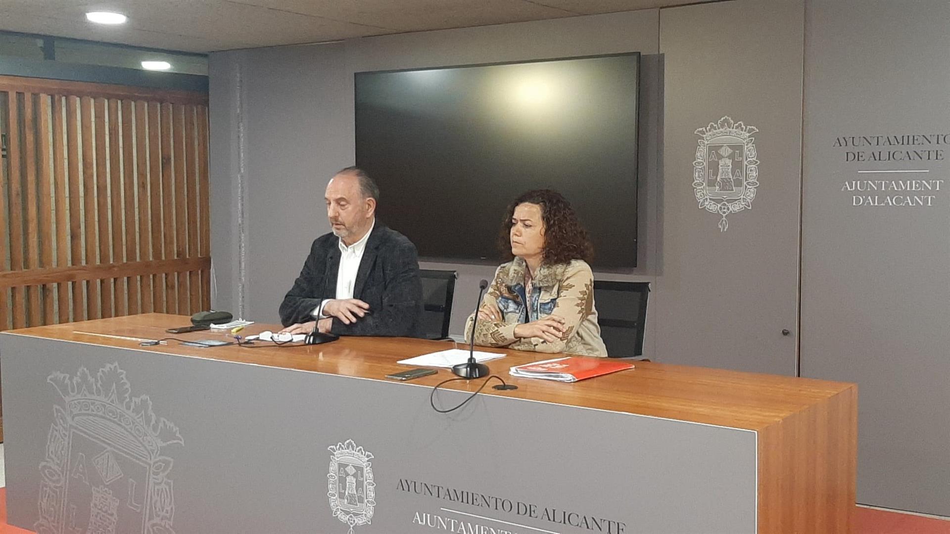 PSOE exige a Barcala crear una comisión interna que investigue si hay una trama “mafiosa” en la Policía Local