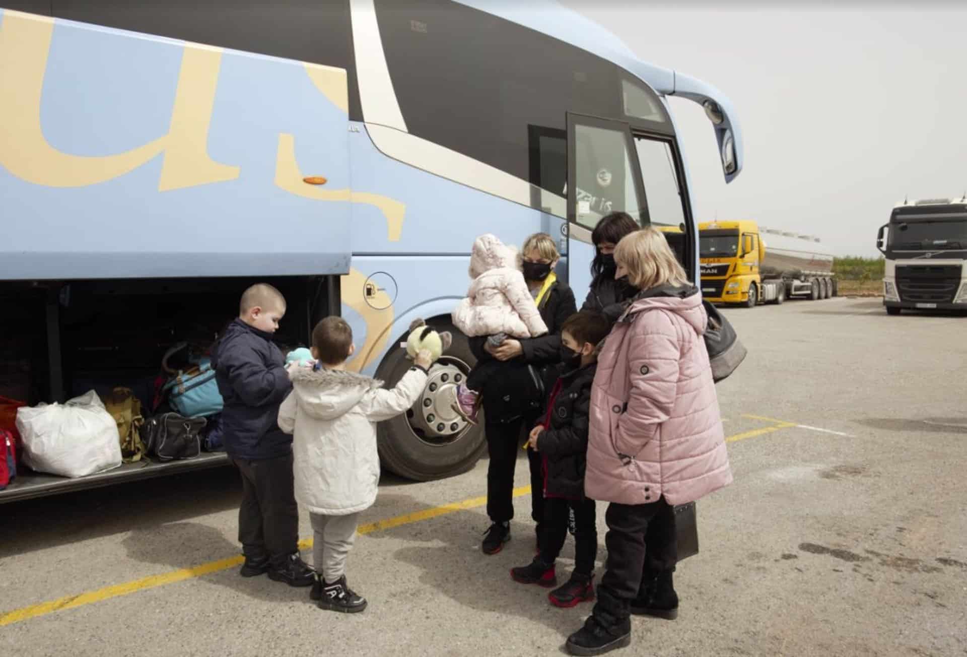 Alicante recibe de la diputación 1,2 millones de euros en ayudas directas para los refugiados ucranianos