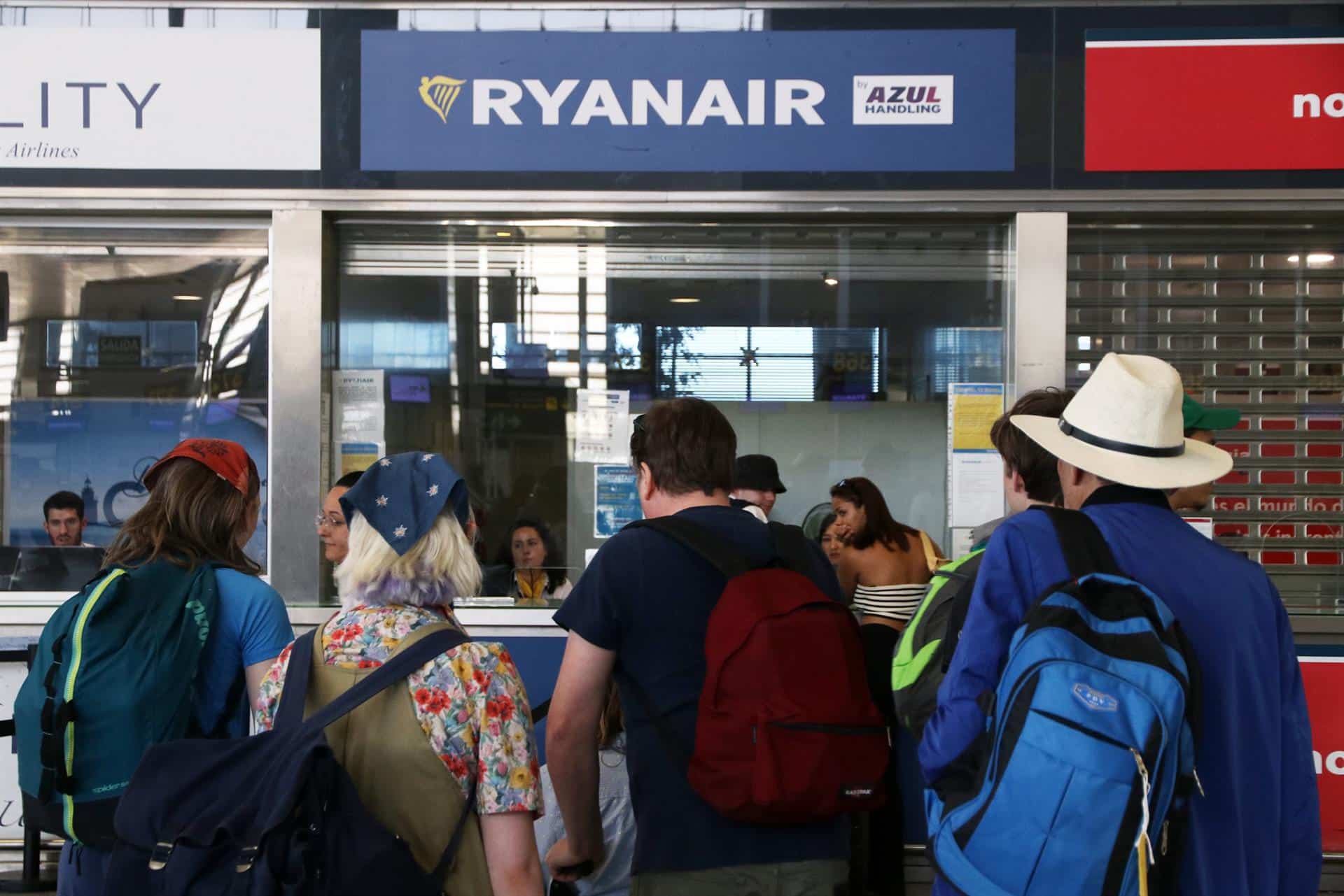12 jornadas más de caos en los aeropuertos por la huelga de Ryanair
