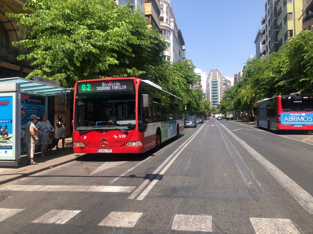 <strong>Alicante pone bus gratuito para jóvenes desde el 1 de agosto y mantendrá los bonos a mitad de precio para el resto</strong>