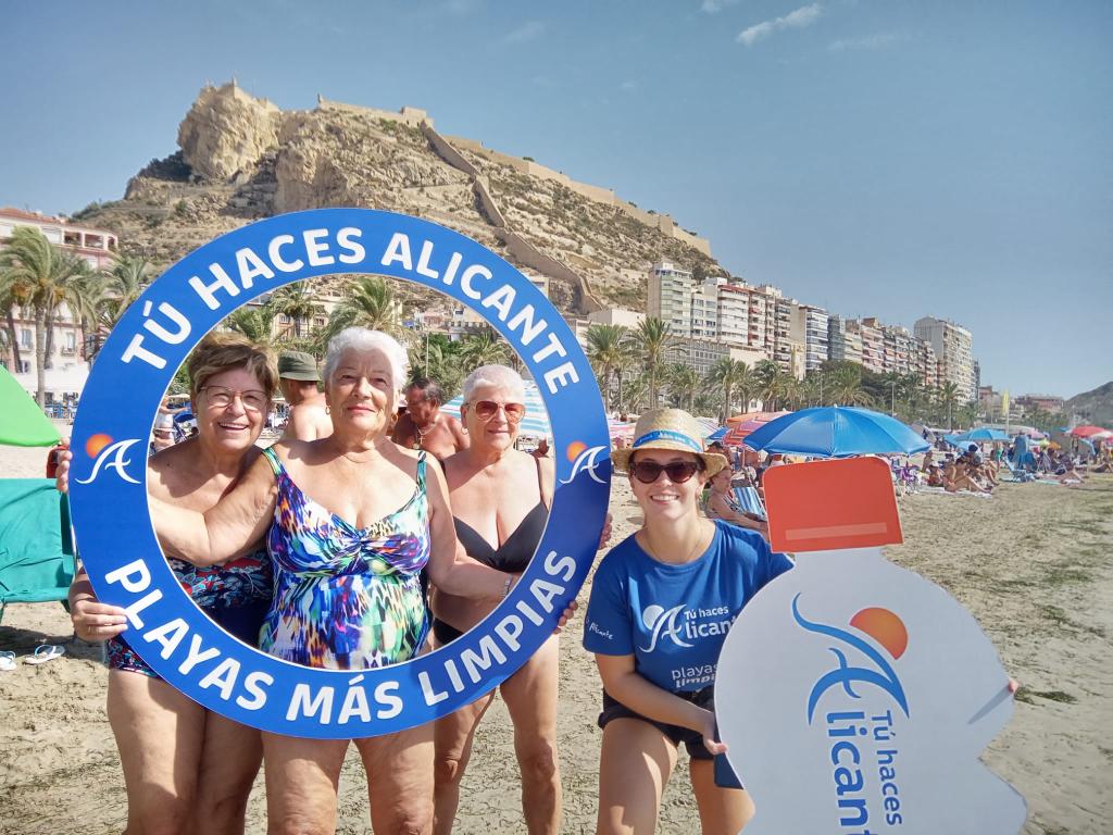 Más de 2.000 personas participan en  la campaña de limpieza “Tú haces Alicante”