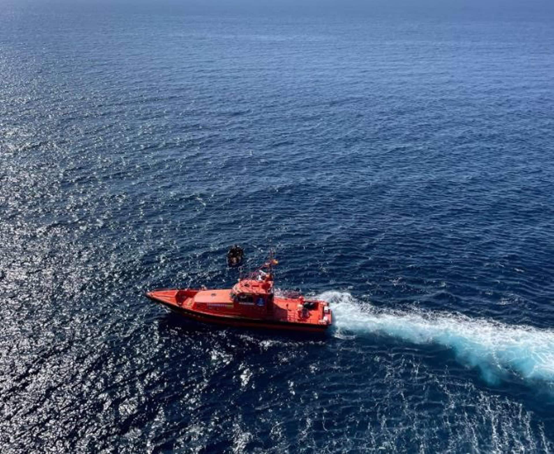 Interceptada una patera cerca de la costa de Calpe con 13 personas a bordo