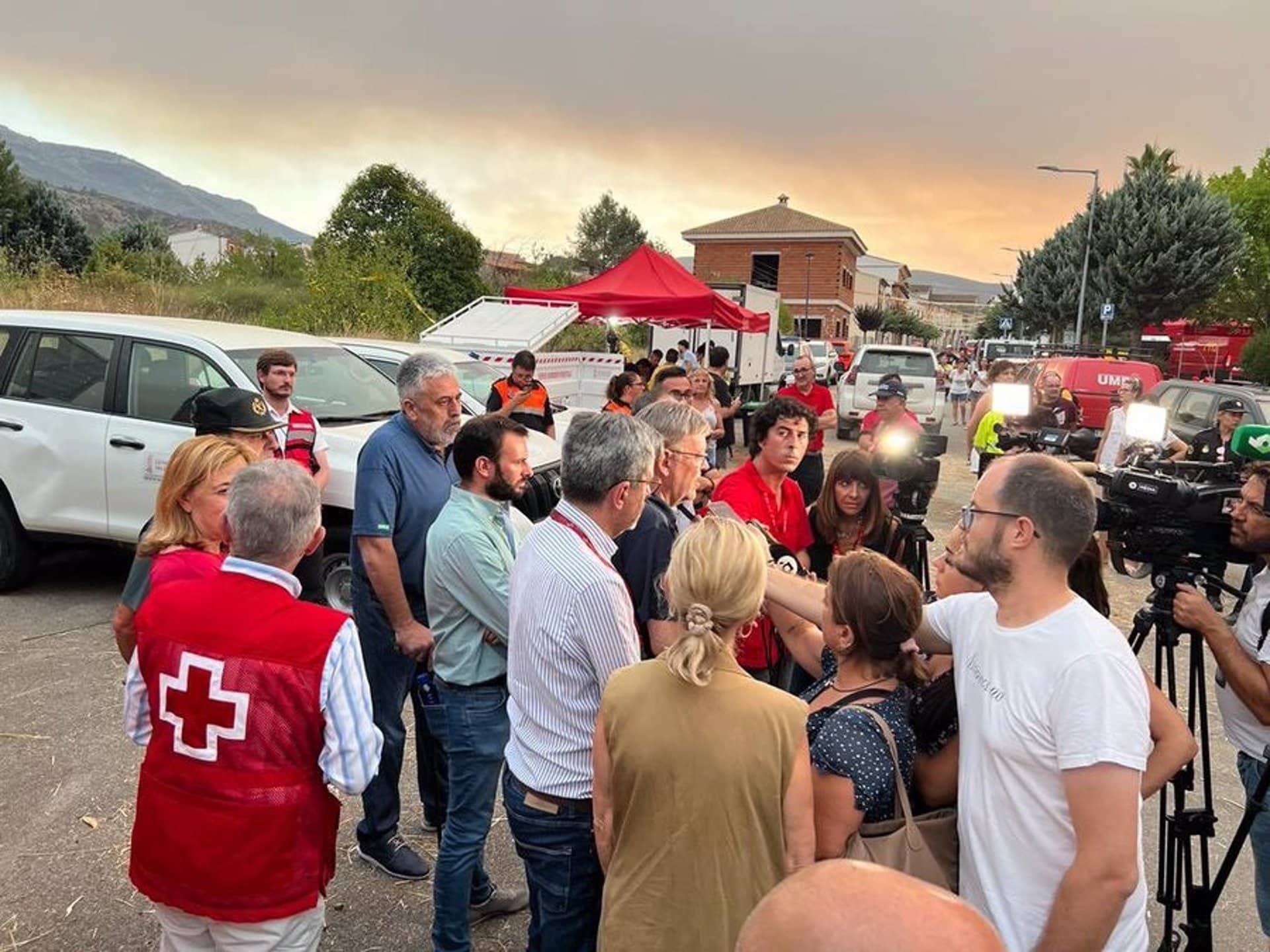 Puig sobre el fuego de Vall d’Ebo, que ya quema 9.500 hectáreas: “Se ha producido en el peor de los instantes”