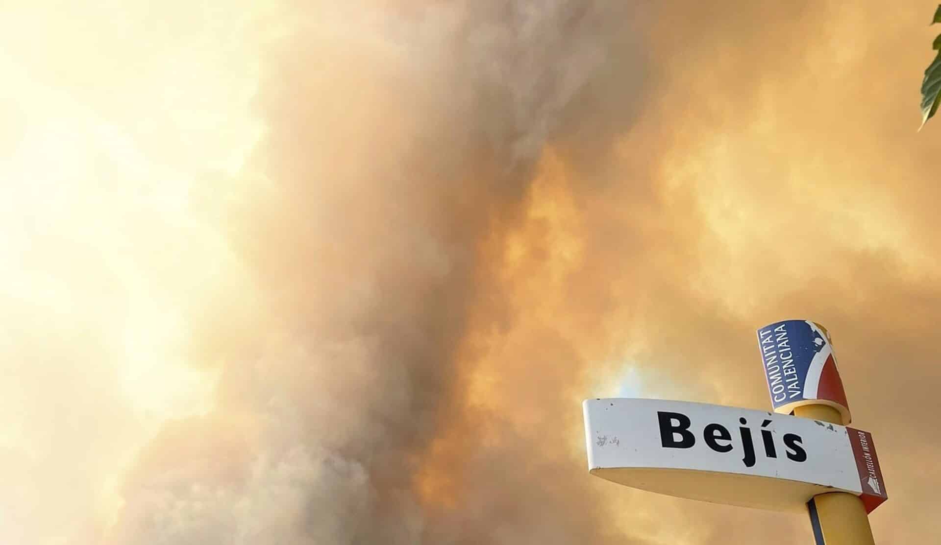 Herido un agente del equipo de bomberos de Aragón en el incendio de Bejís