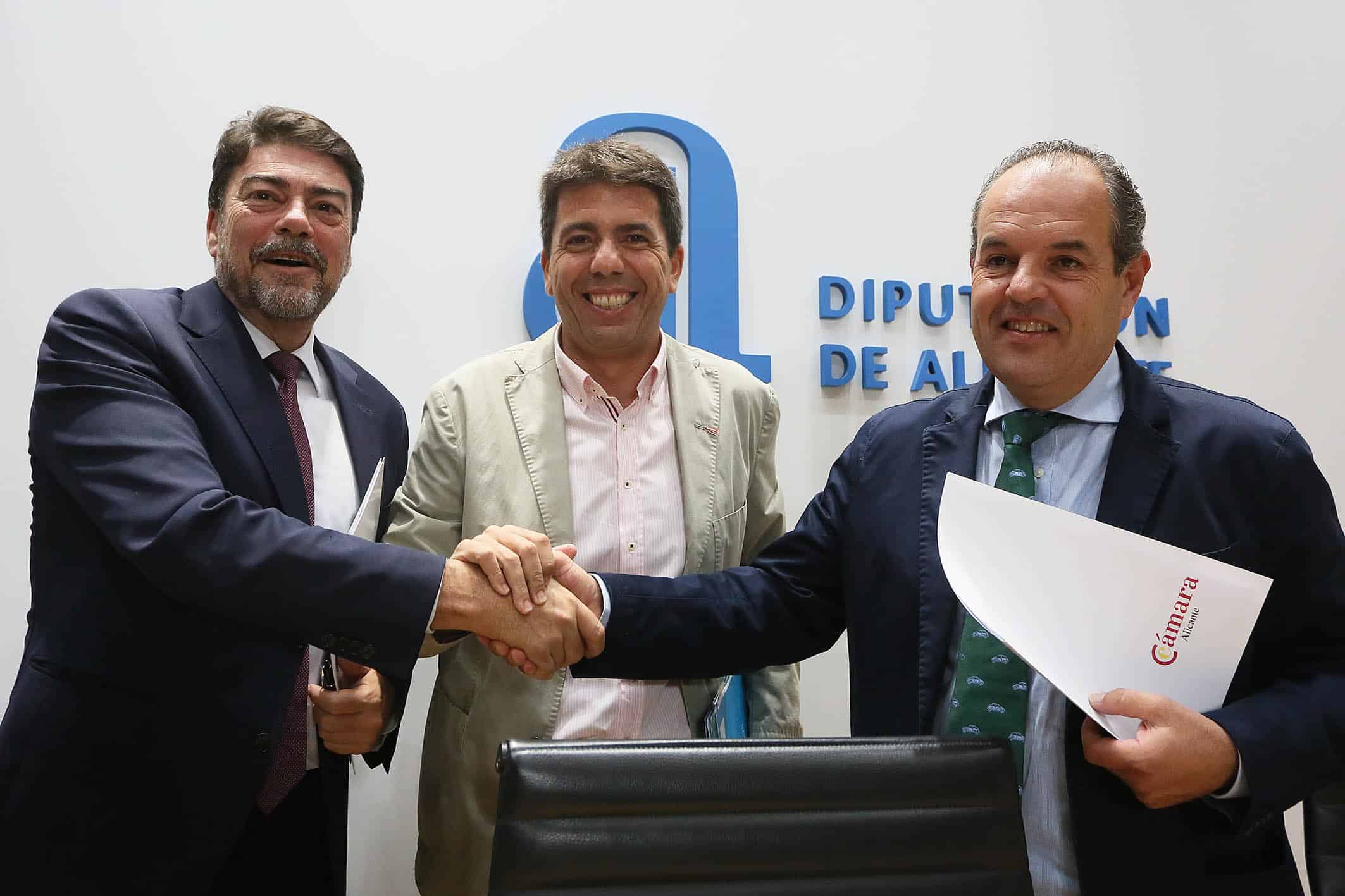 La Diputación y el Ayuntamiento de Alicante movilizan más de 800.000 euros para incentivar el consumo de proximidad