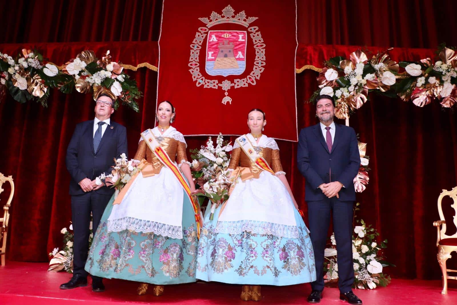 Barcala afirma que “las fiestas son un elemento integrador” al ejercer como mantenedor de Estela Díaz y Lucía Fernández, las primeras Reinas de la FAFBA