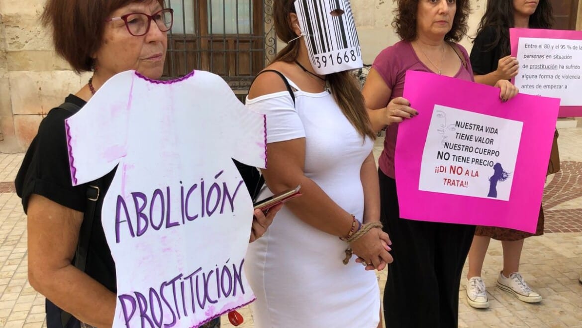 Elche contra la prostitución con una consulta pública