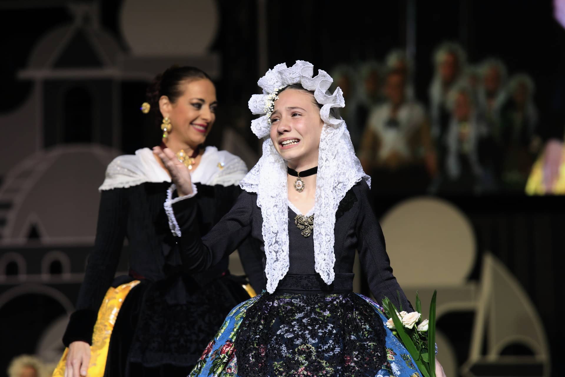 Barcala felicita a Inés Llavador Castelló, Bellea del Foc Infantil 2023, quien cumple sus “Tres Deseos” en el festival de elección