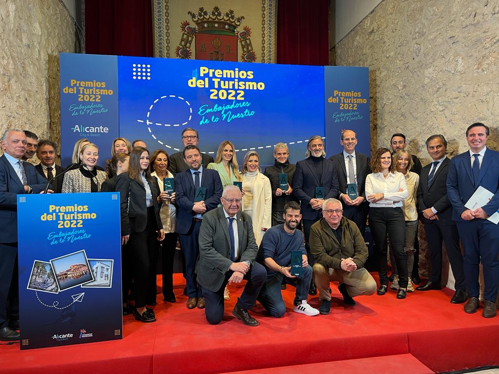 <strong>La II Gala del Turismo distingue a ocho personas, empresas y entidades por su impulso al sector en Alicante</strong>