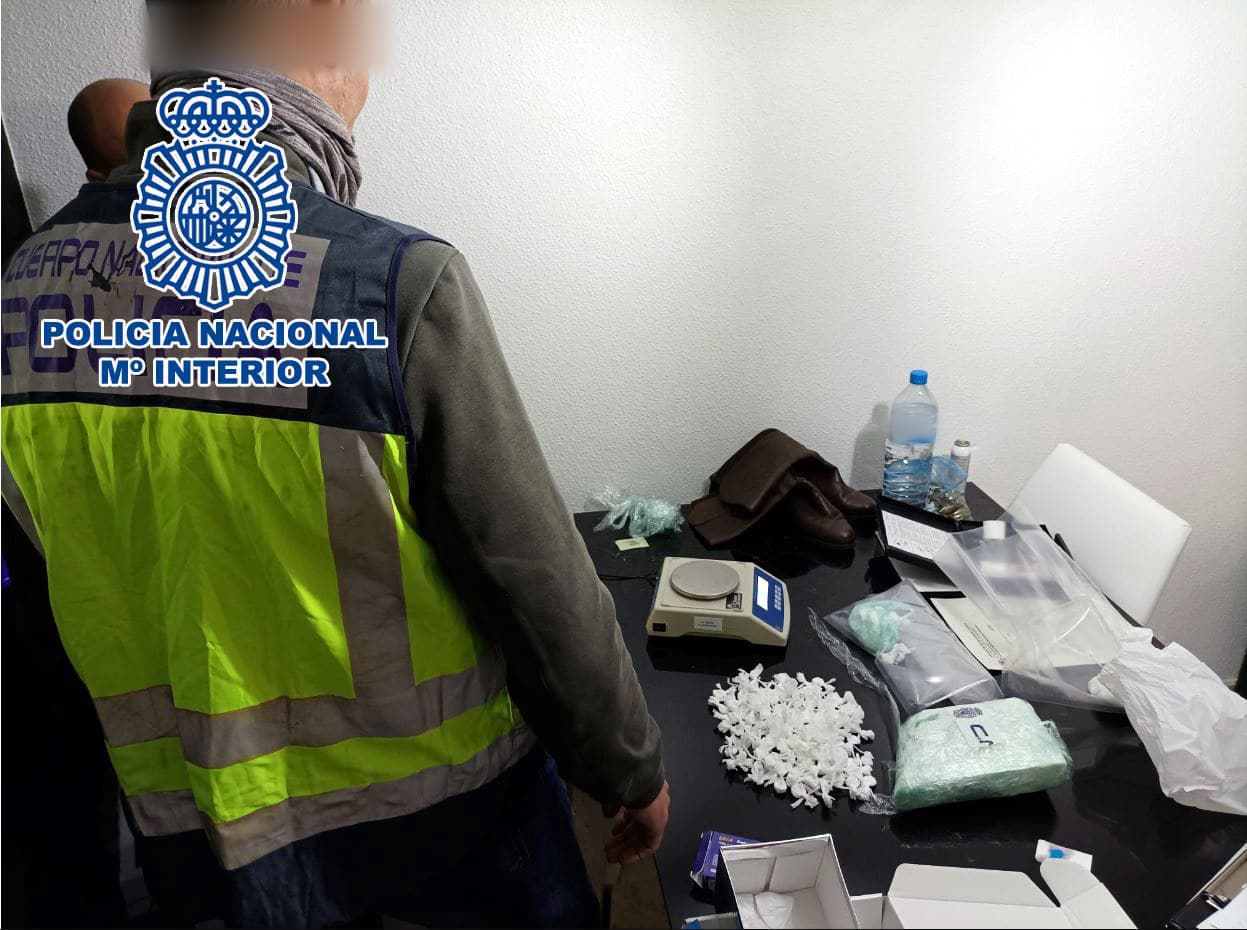<strong>La Policía Nacional desmantela en Elche un narco-piso dedicado al tráfico de drogas a mediana y pequeña escala</strong>