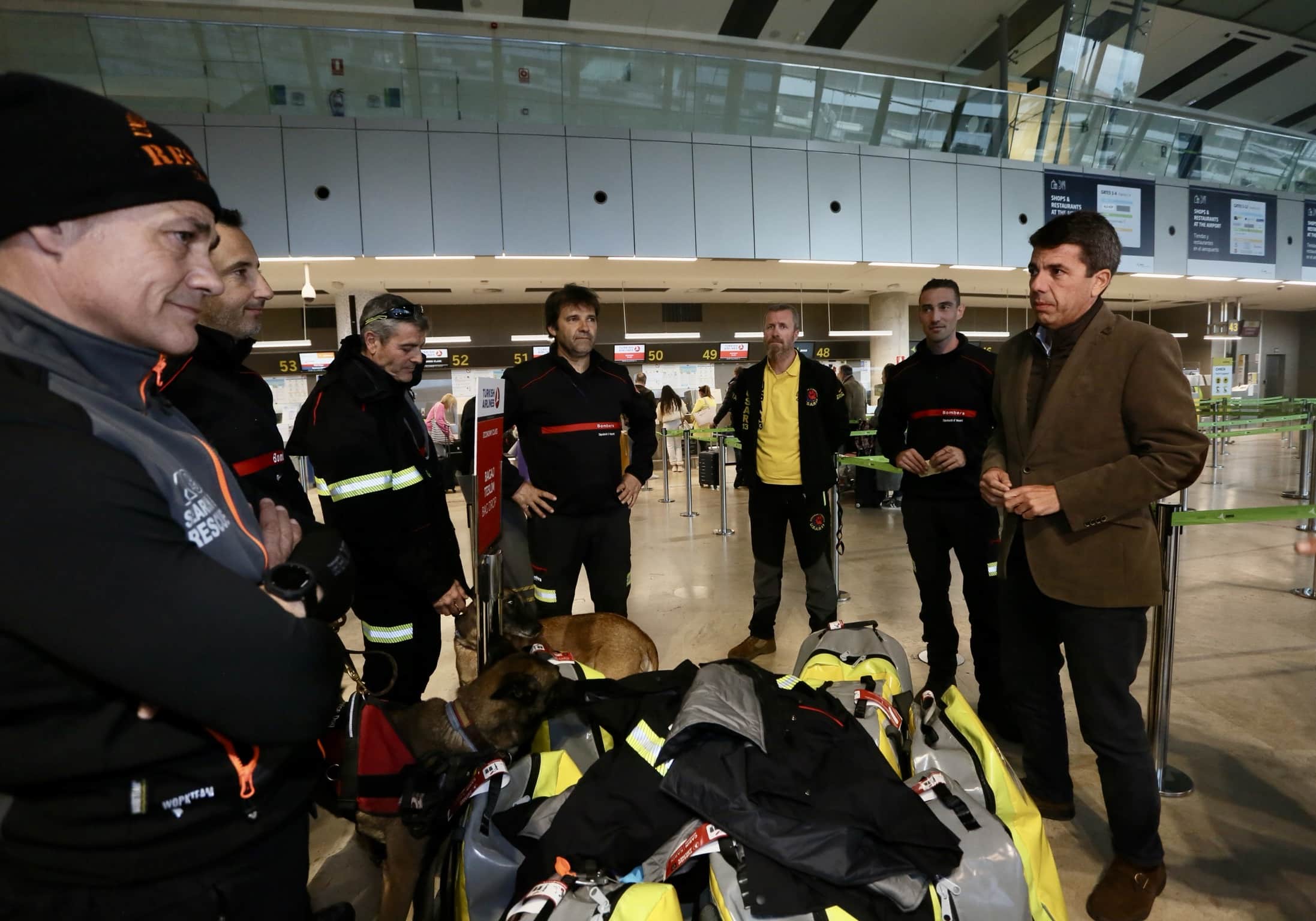Bomberos de la Diputación viajan a Turquía para ayudar en las tareas de búsqueda y rescate de personas