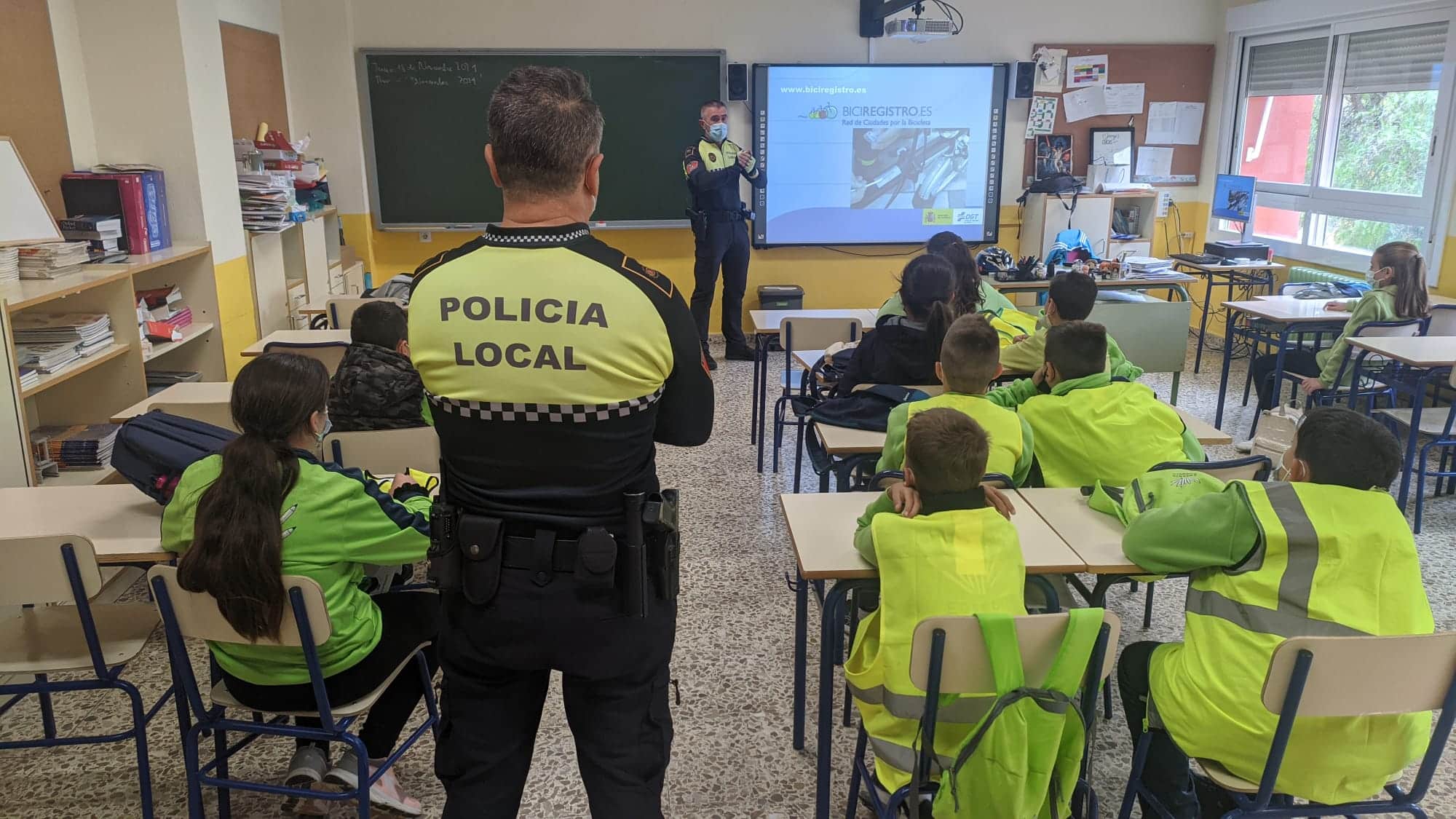 <strong>La Biciescuela supera los 2.400 alumnos formados por el Ayuntamiento para fomentar el uso de la bicicleta en Alicante</strong>