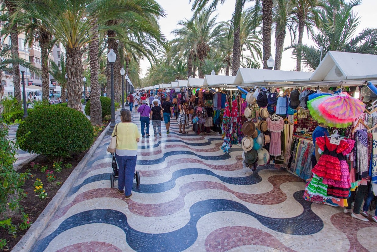 Alicante lleva a Pleno el traslado de los mercadillos de la Explanada y Playa San Juan