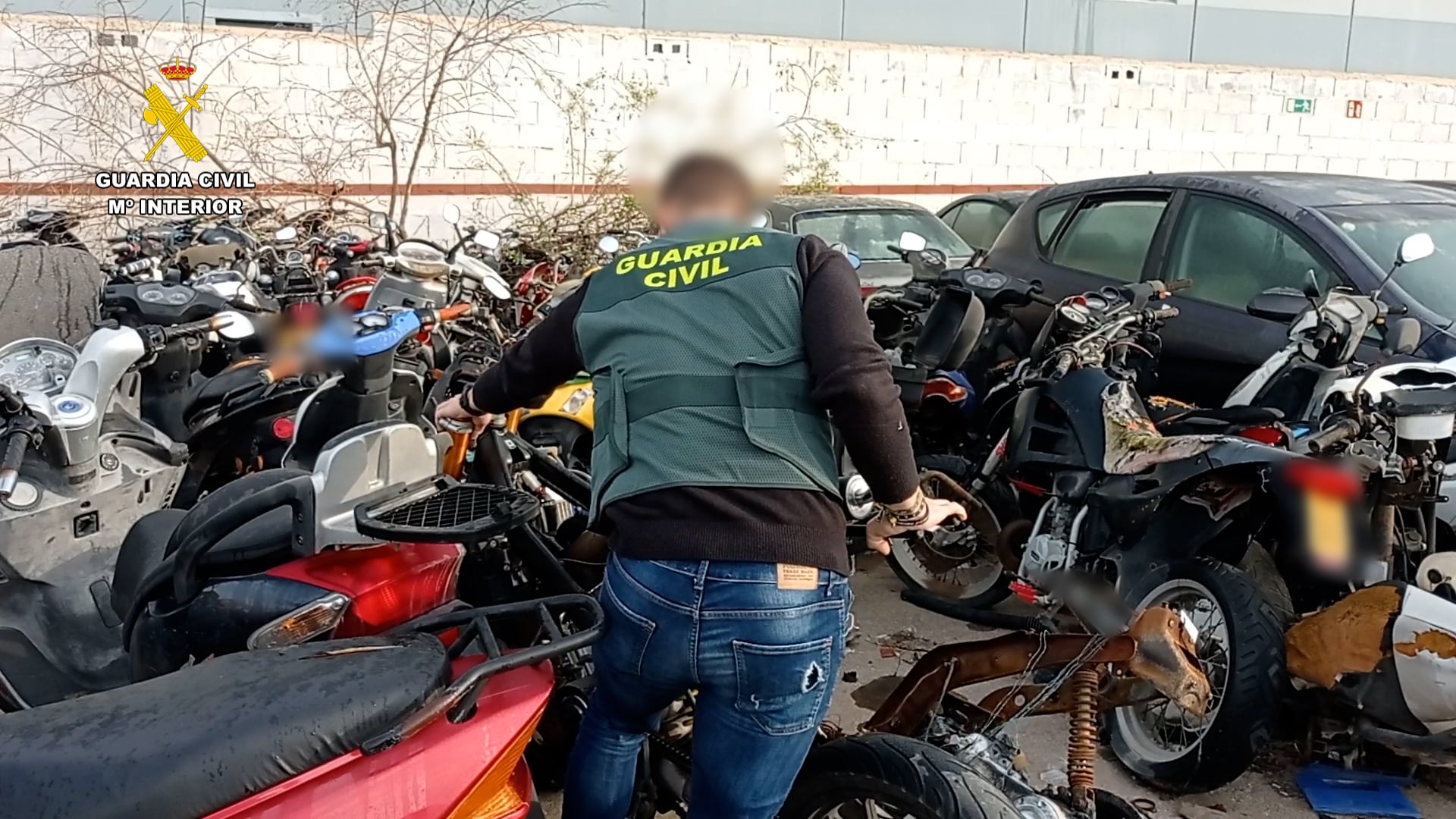 <strong>La Guardia Civil detiene a una banda que robaba vehículos a motor en las provincias de Alicante y Murcia</strong>
