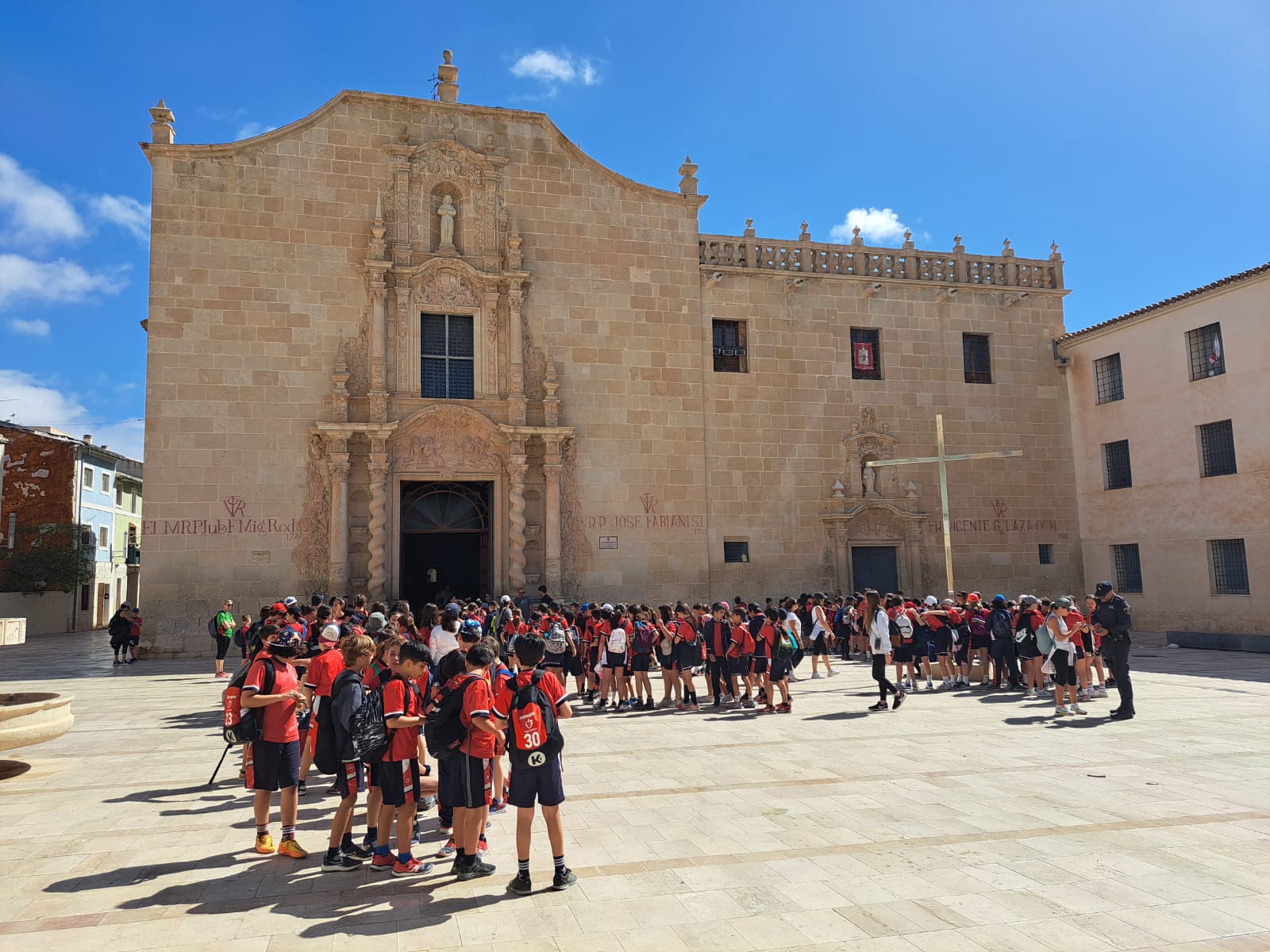 <strong>La VIII peregrina escolar a la Santa Faz congrega 3.711menores de 27 colegios de Alicante</strong>