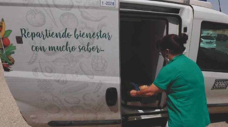 <strong>Alicante reparte más de 66.000 menús anuales a personas mayores con el servicio a domicilio ‘Menjar a casa’</strong>