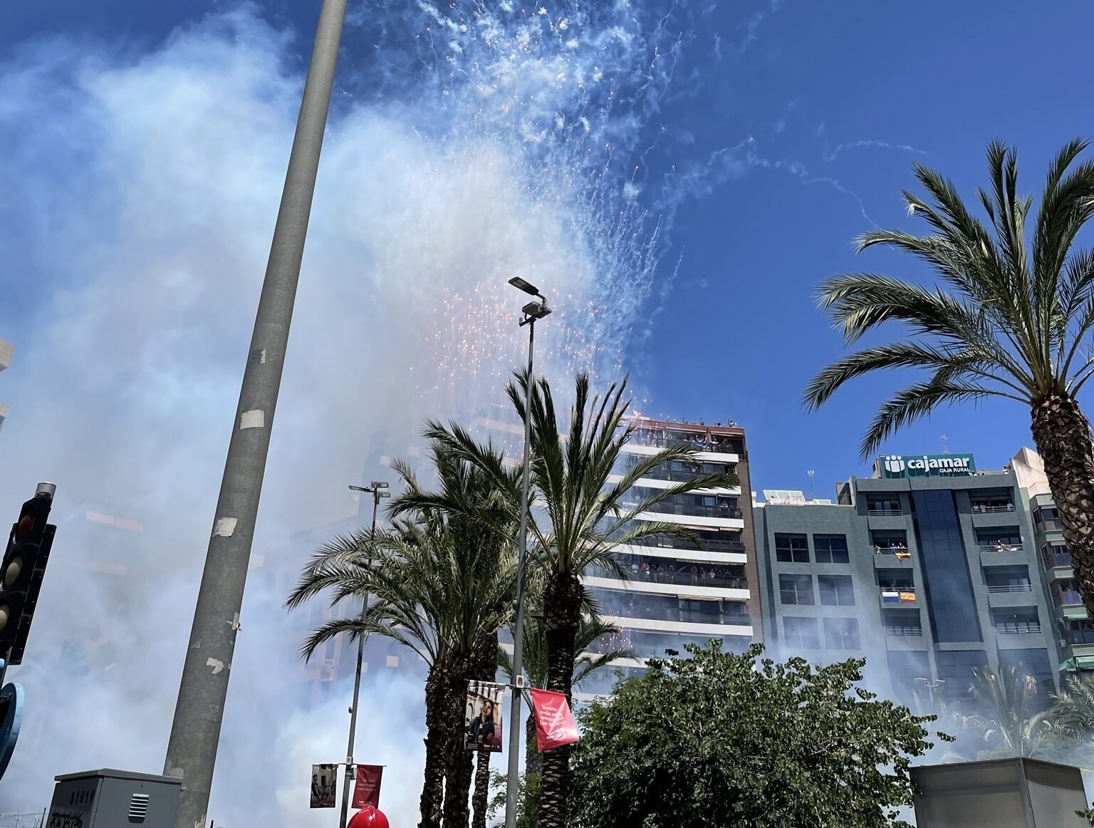 Alicante adelanta cinco meses la convocatoria del concurso para los disparos pirotécnicos de Hogueras