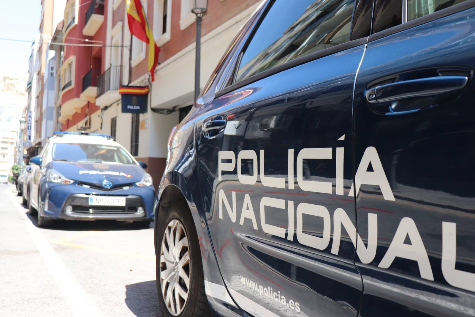 La Conselleria de Justicia e Interior gestiona la retirada de residuos peligrosos de la vivienda de Alicante donde se produjo una explosión el domingo