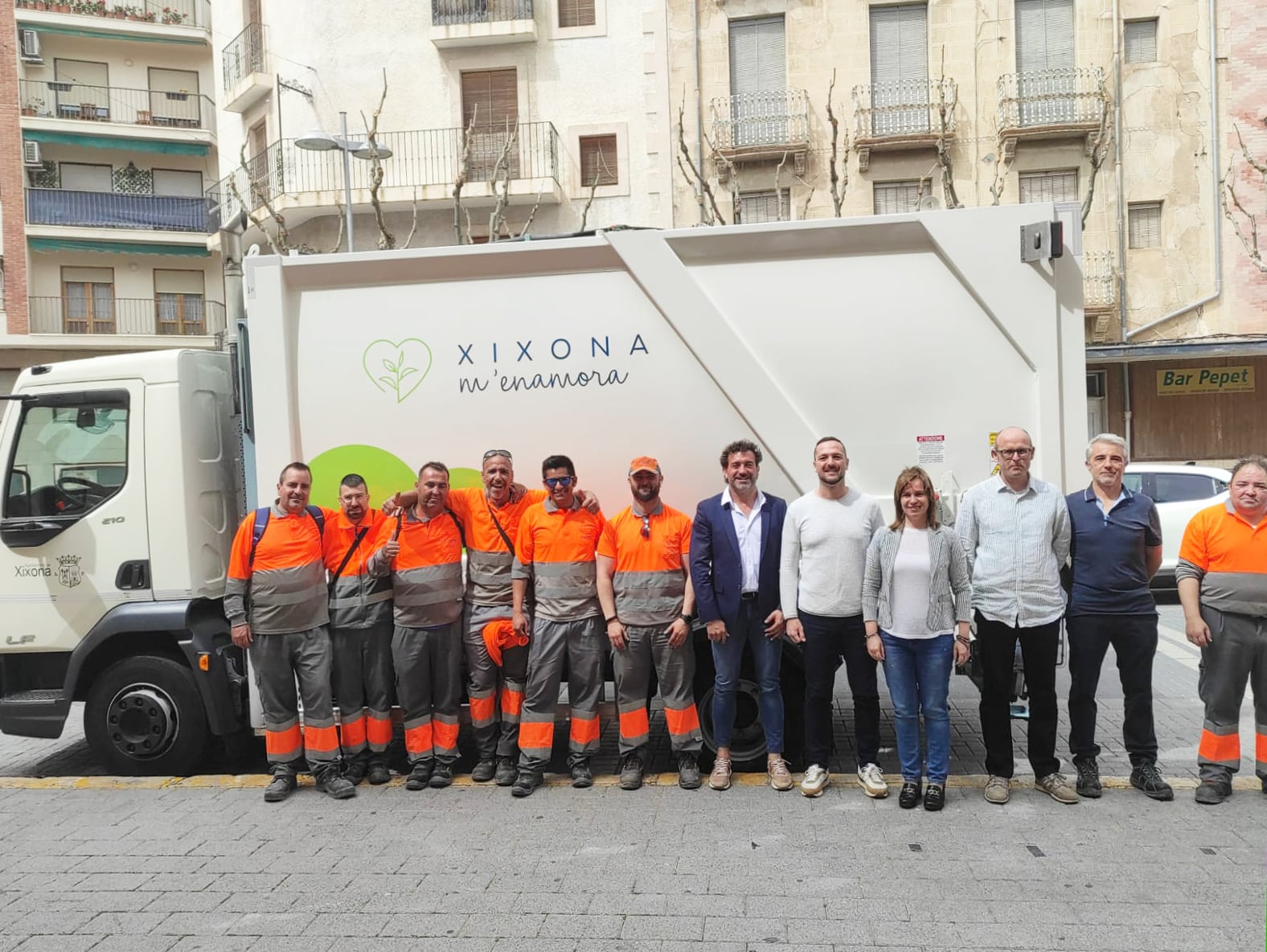 Xixona inicia sus nuevo contrato de recogida y limpieza viaria con la renovación de vehículos y mejoras en el servicio