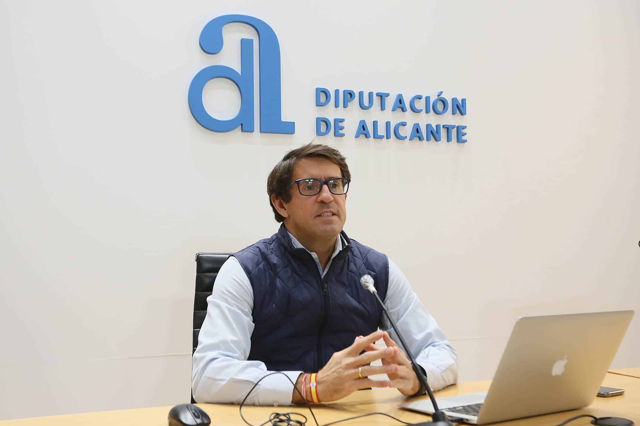 La Diputación inyecta 565.000 euros para impulsar el uso del valenciano y actividades culturales de especial relieve