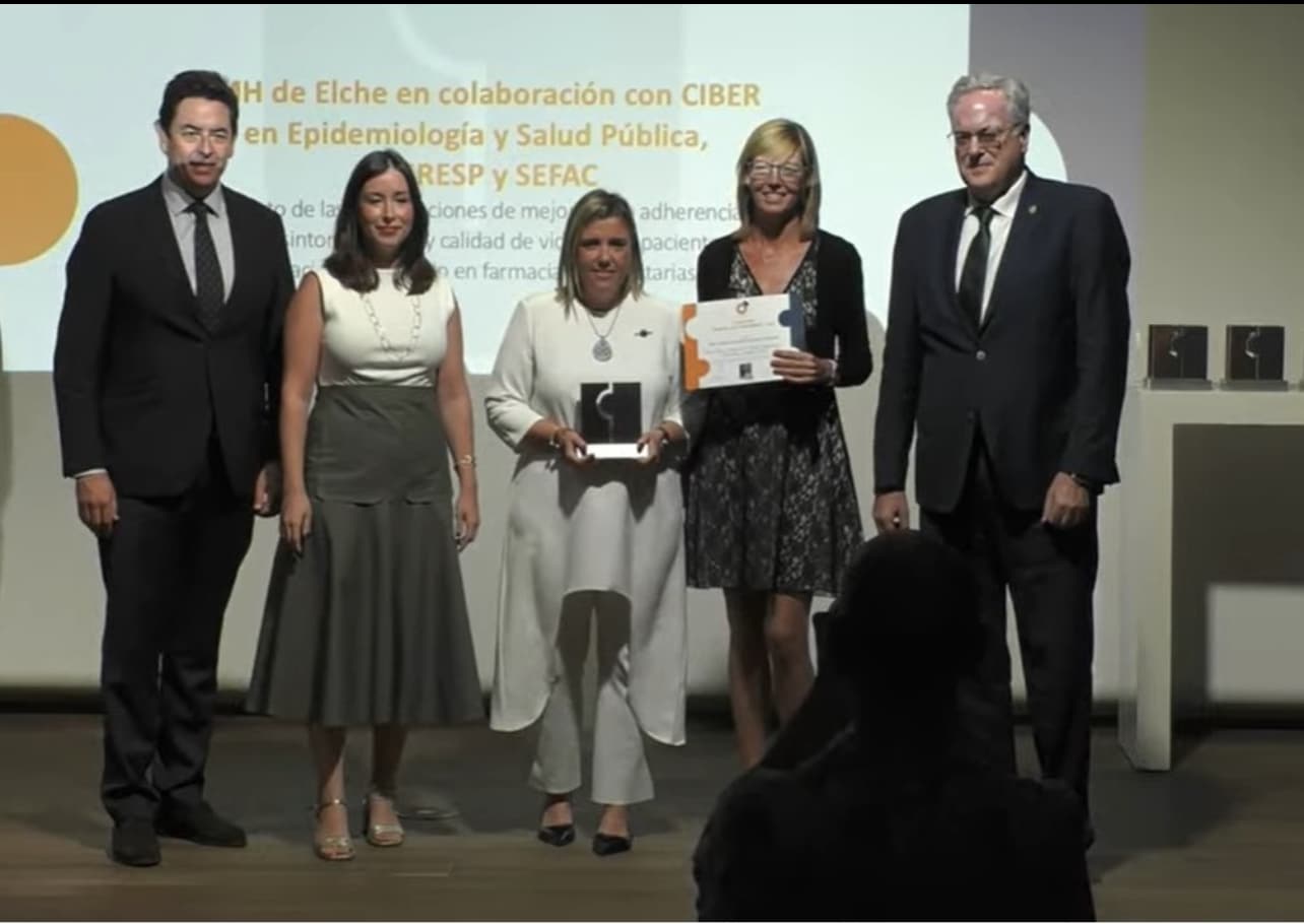 Las investigadoras de la UMH Blanca Lumbreras y Elsa López reciben el I Premio Nacional de Adherencia